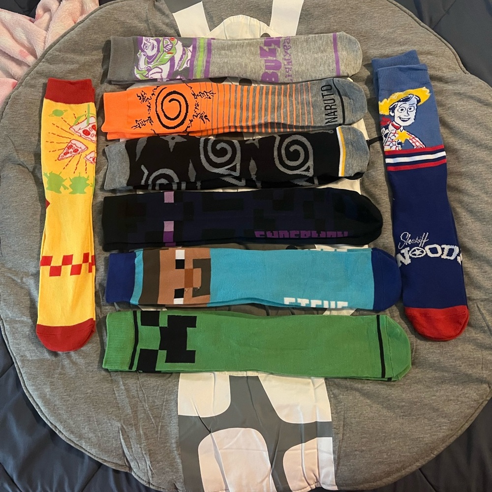 8-pairs of socks